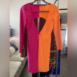 Deep V-neck, bodycon dress with long sleeves and back cut-out, orange & hot pink